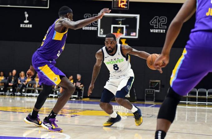 Iowa Wolves vs. South Bay Lakers at Wells Fargo Arena